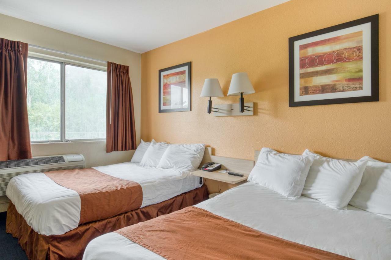 Days Inn By Wyndham New Philadelphia Buitenkant foto