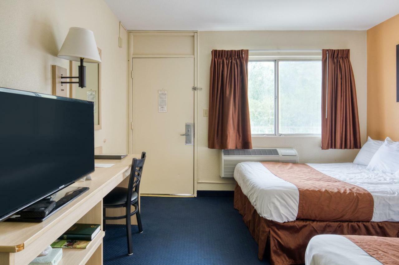 Days Inn By Wyndham New Philadelphia Buitenkant foto