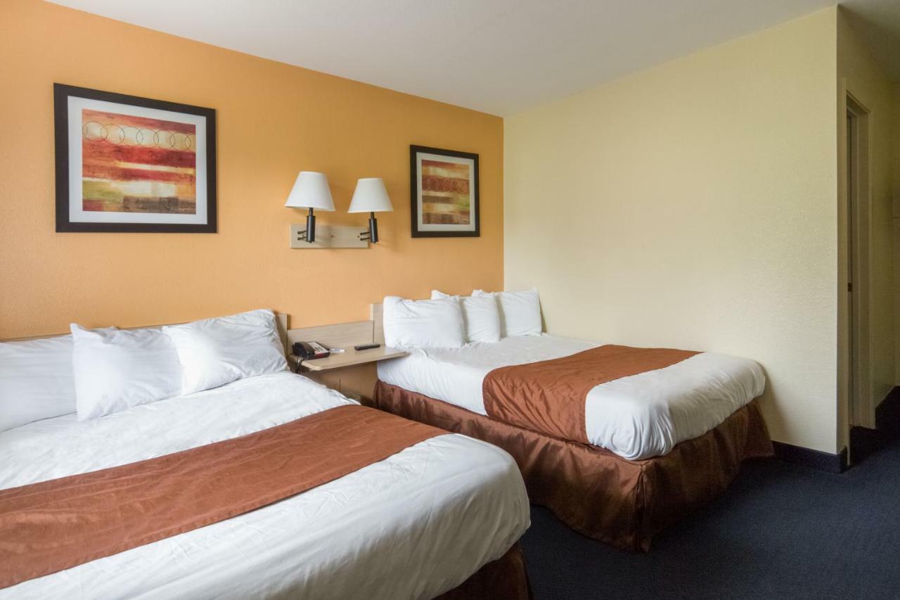 Days Inn By Wyndham New Philadelphia Buitenkant foto