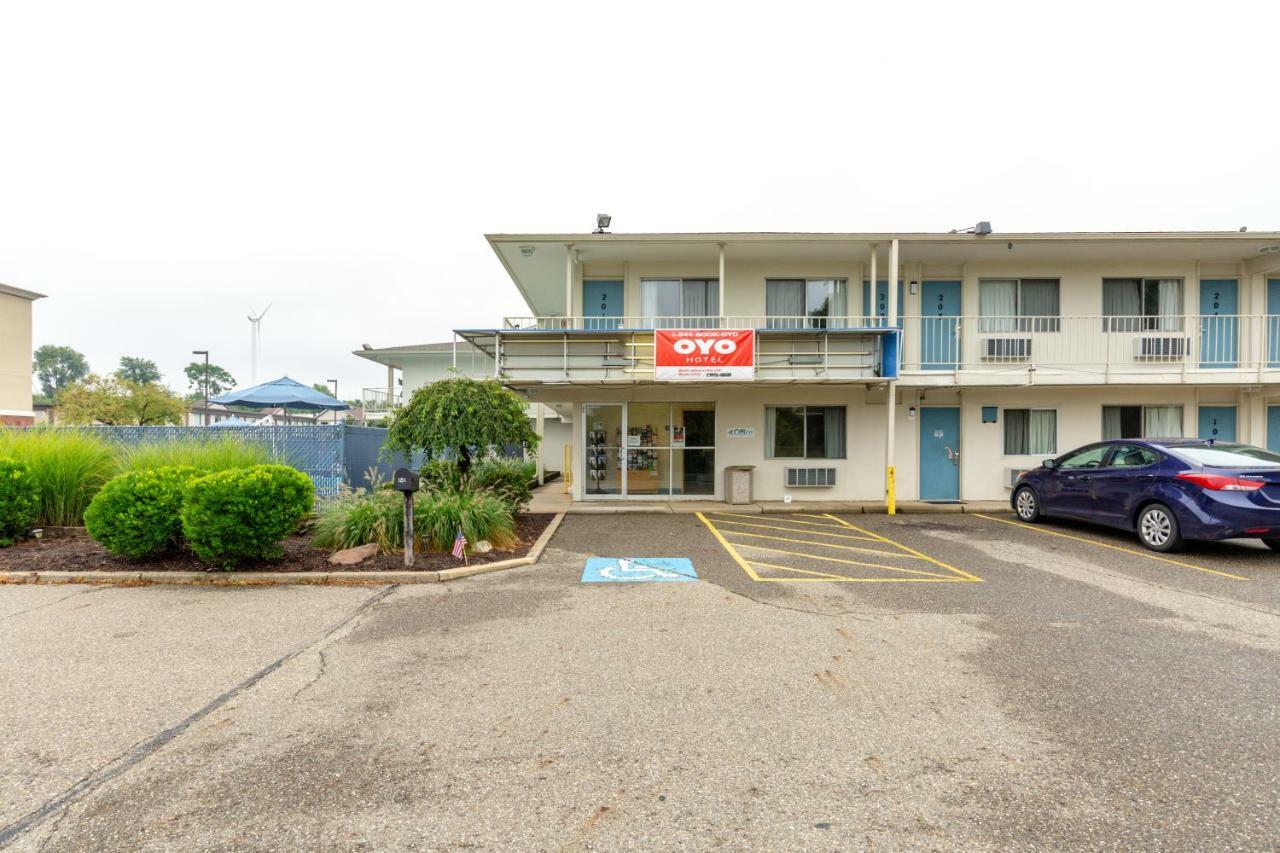 Days Inn By Wyndham New Philadelphia Buitenkant foto
